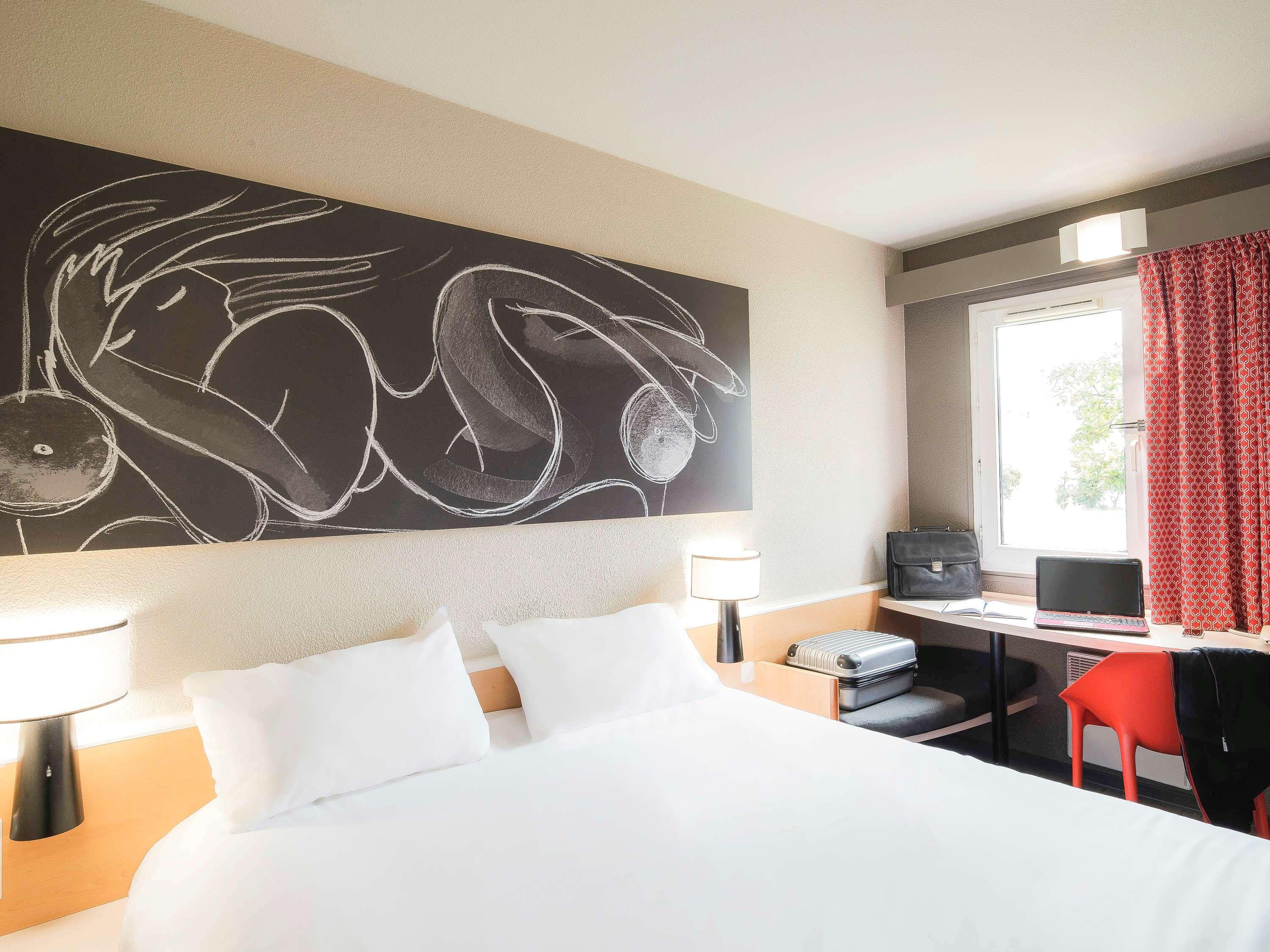 ไอบิส นาร์บอน Hotel นาร์บอนน์ ภายนอก รูปภาพ