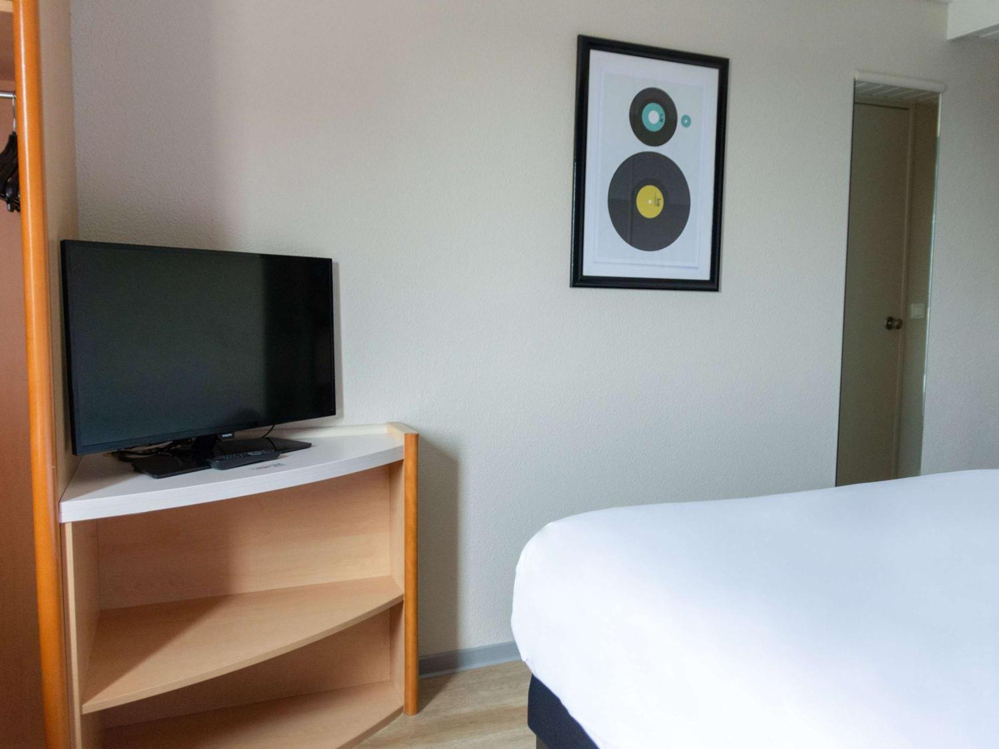 ไอบิส นาร์บอน Hotel นาร์บอนน์ ภายนอก รูปภาพ