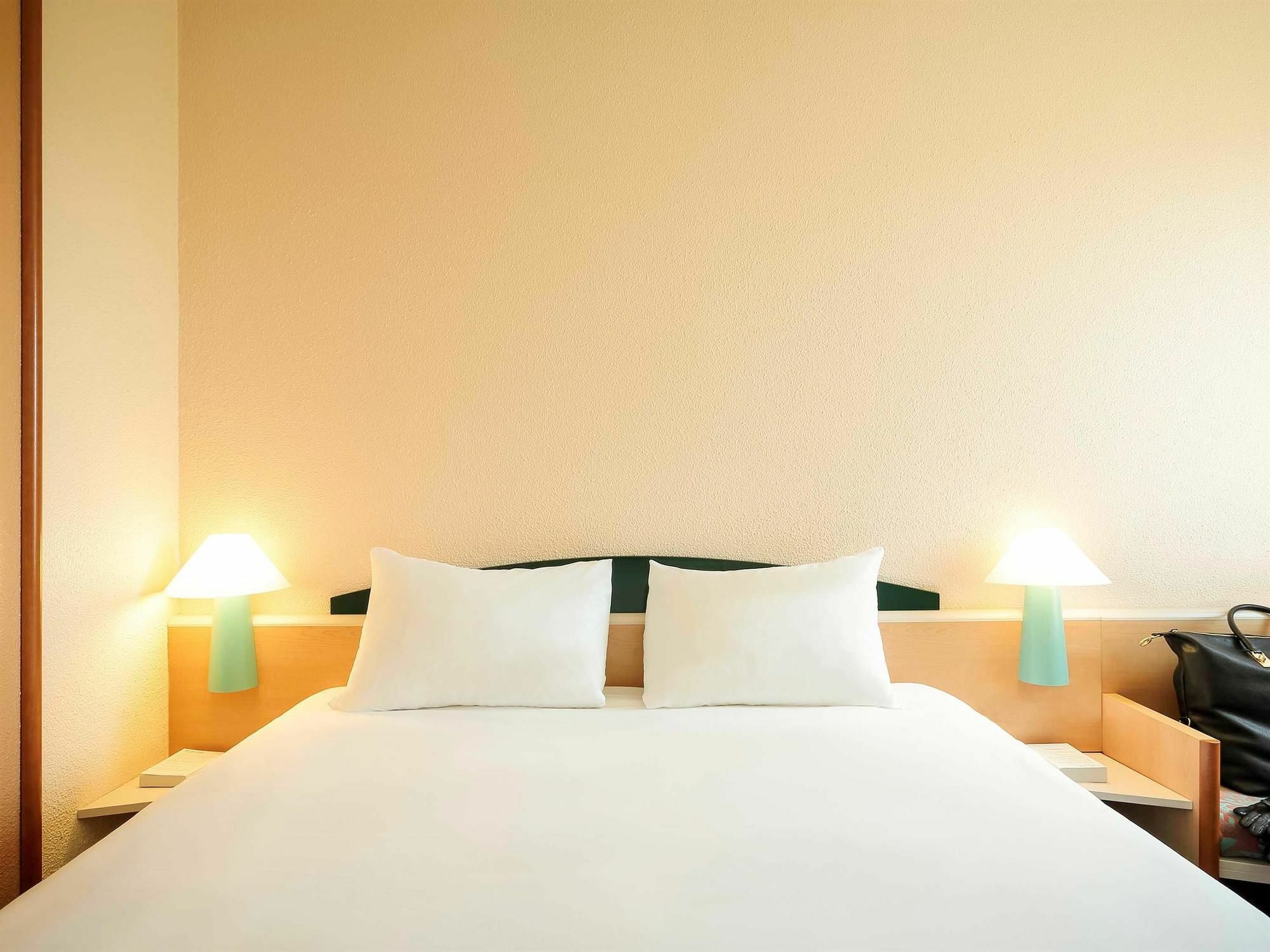 ไอบิส นาร์บอน Hotel นาร์บอนน์ ภายนอก รูปภาพ